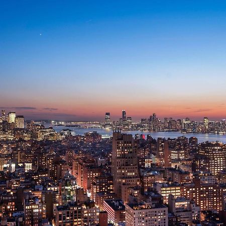 Hyatt Place New York Chelsea Esterno foto Manhattan skyline at night
