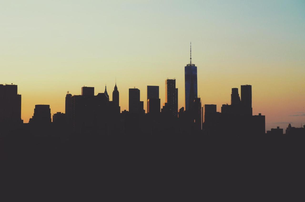 Hyatt Place New York Chelsea Esterno foto Manhattan skyline at sunset
