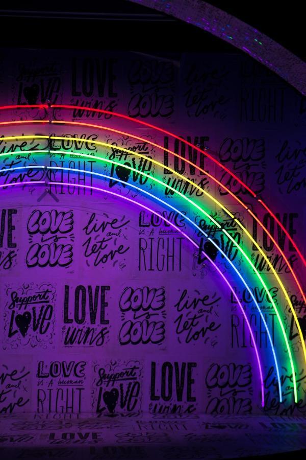 Hyatt Place New York Chelsea Esterno foto Rainbow
