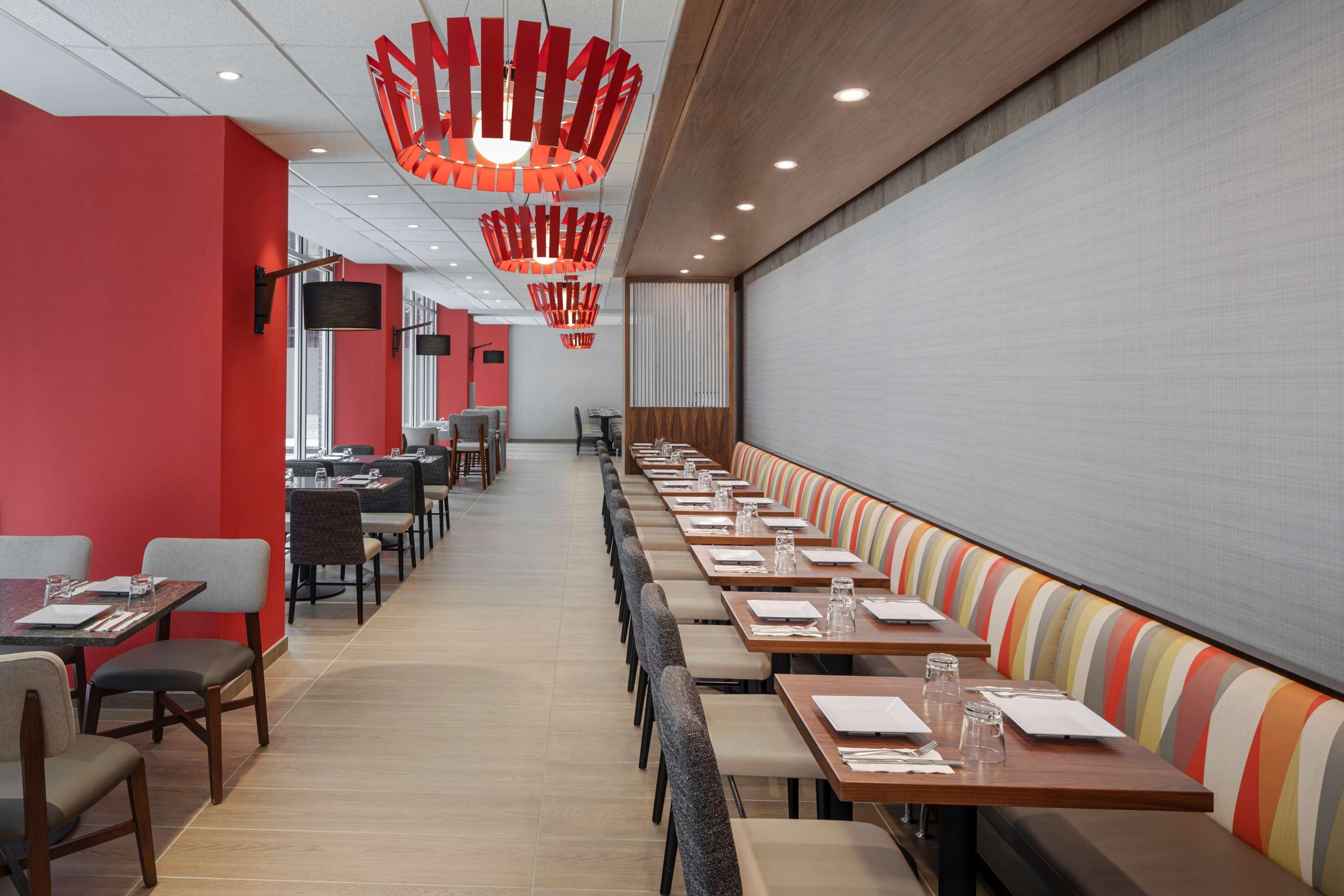 Hyatt Place New York Chelsea Esterno foto Interior of a modern restaurant