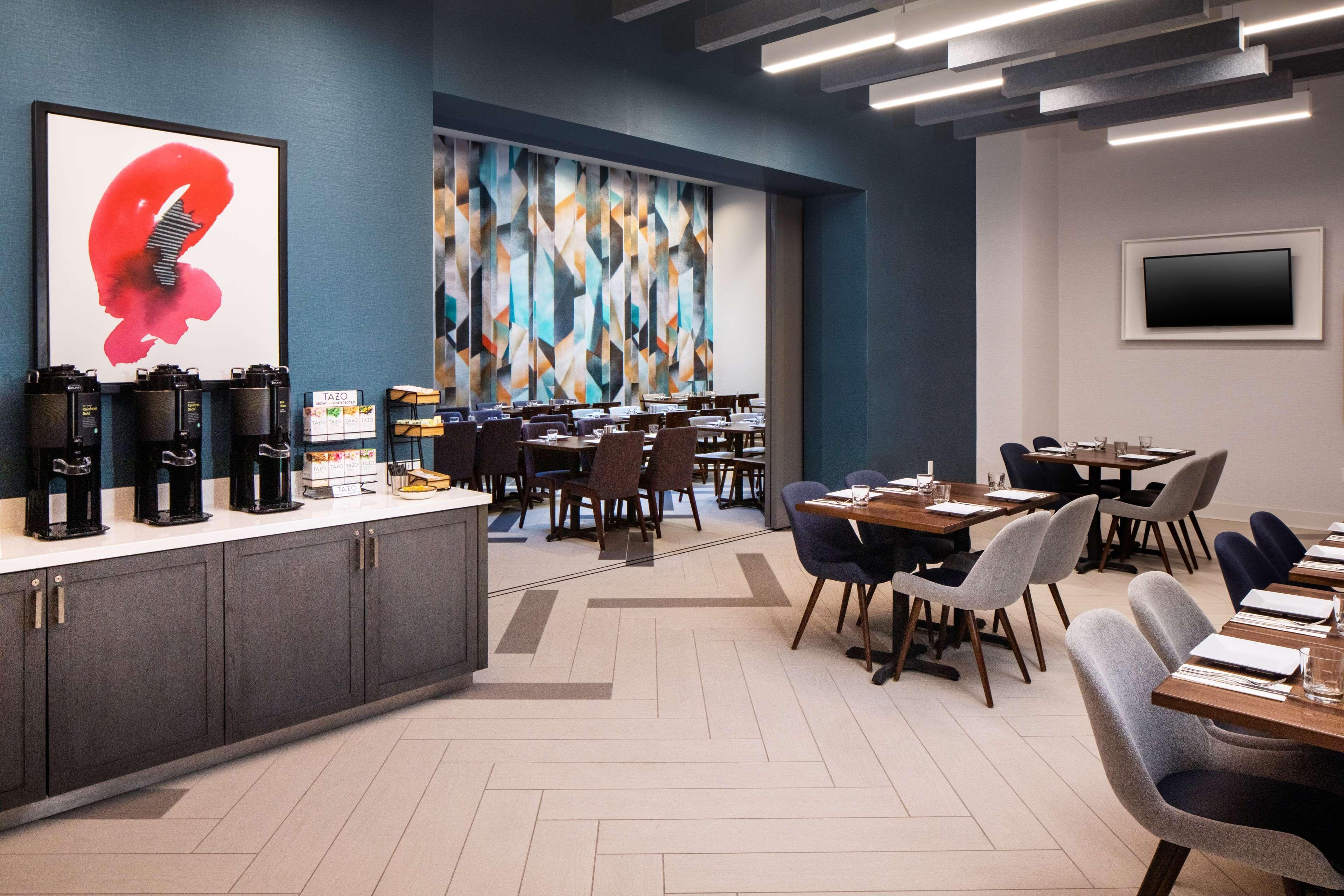 Hyatt Place New York Chelsea Esterno foto A breakfast buffet at a Marriott hotel
