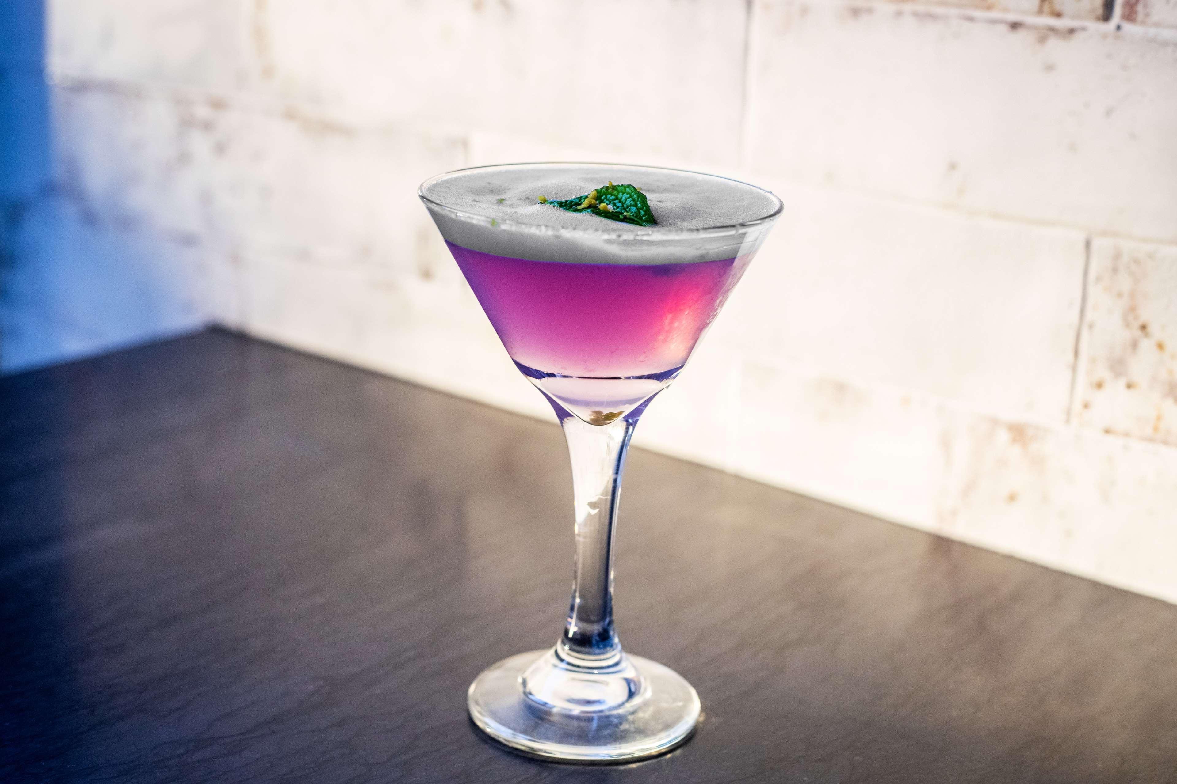 Hyatt Place New York Chelsea Esterno foto Purple Rain cocktail