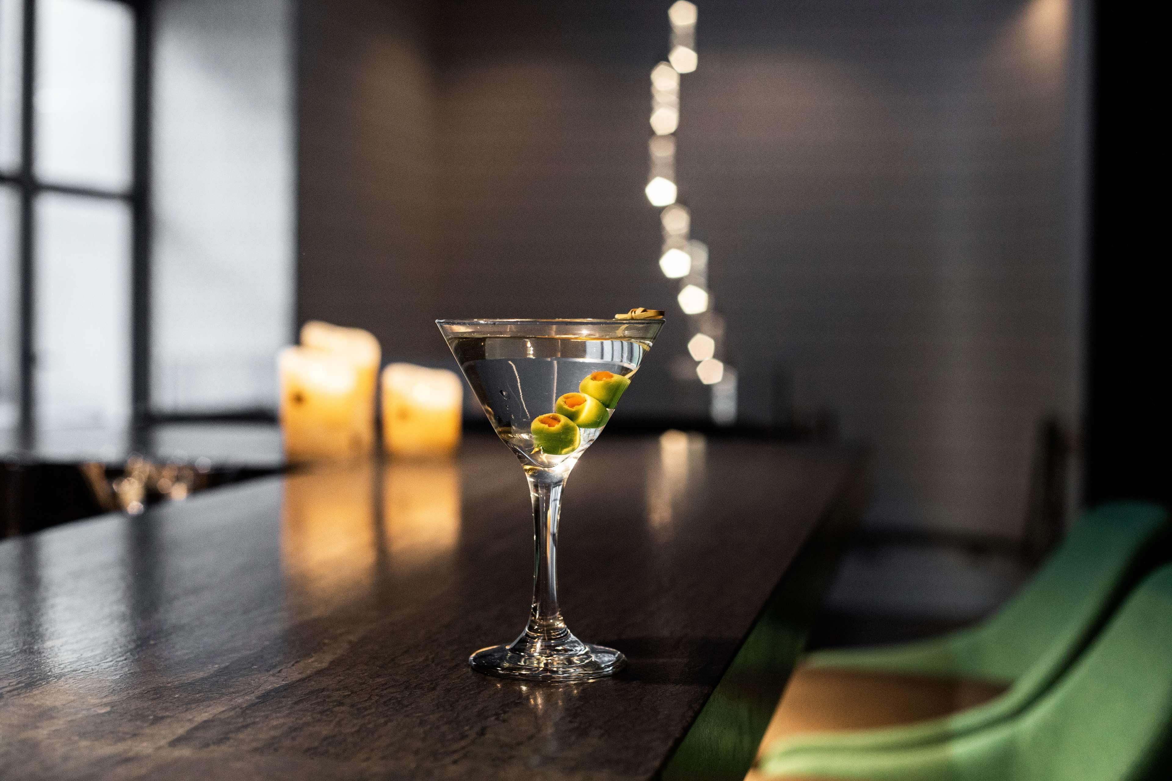 Hyatt Place New York Chelsea Esterno foto A martini glass with olives