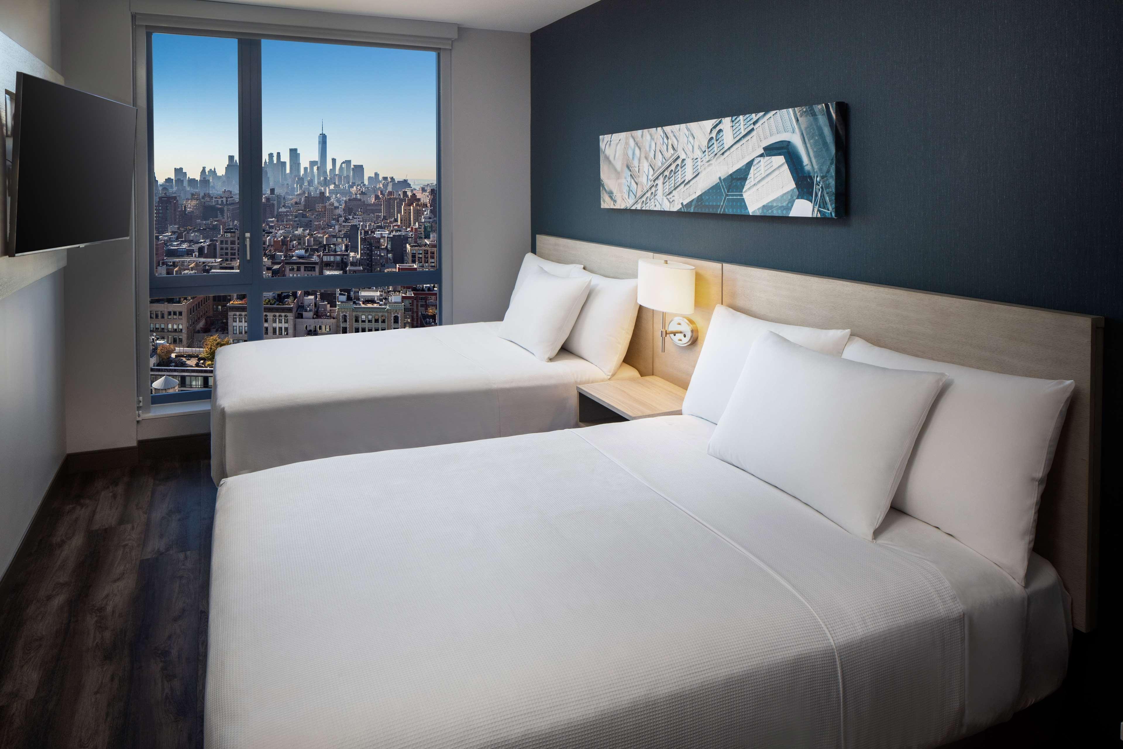 Hyatt Place New York Chelsea Esterno foto A room at the Westin New York