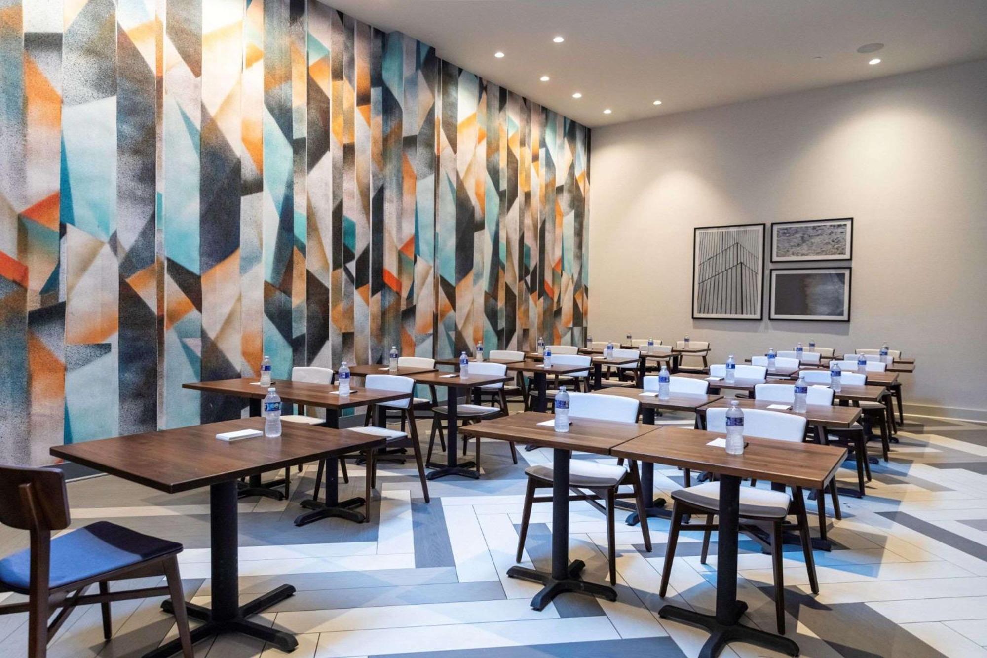 Hyatt Place New York Chelsea Esterno foto "The interior of the hotel is very modern."