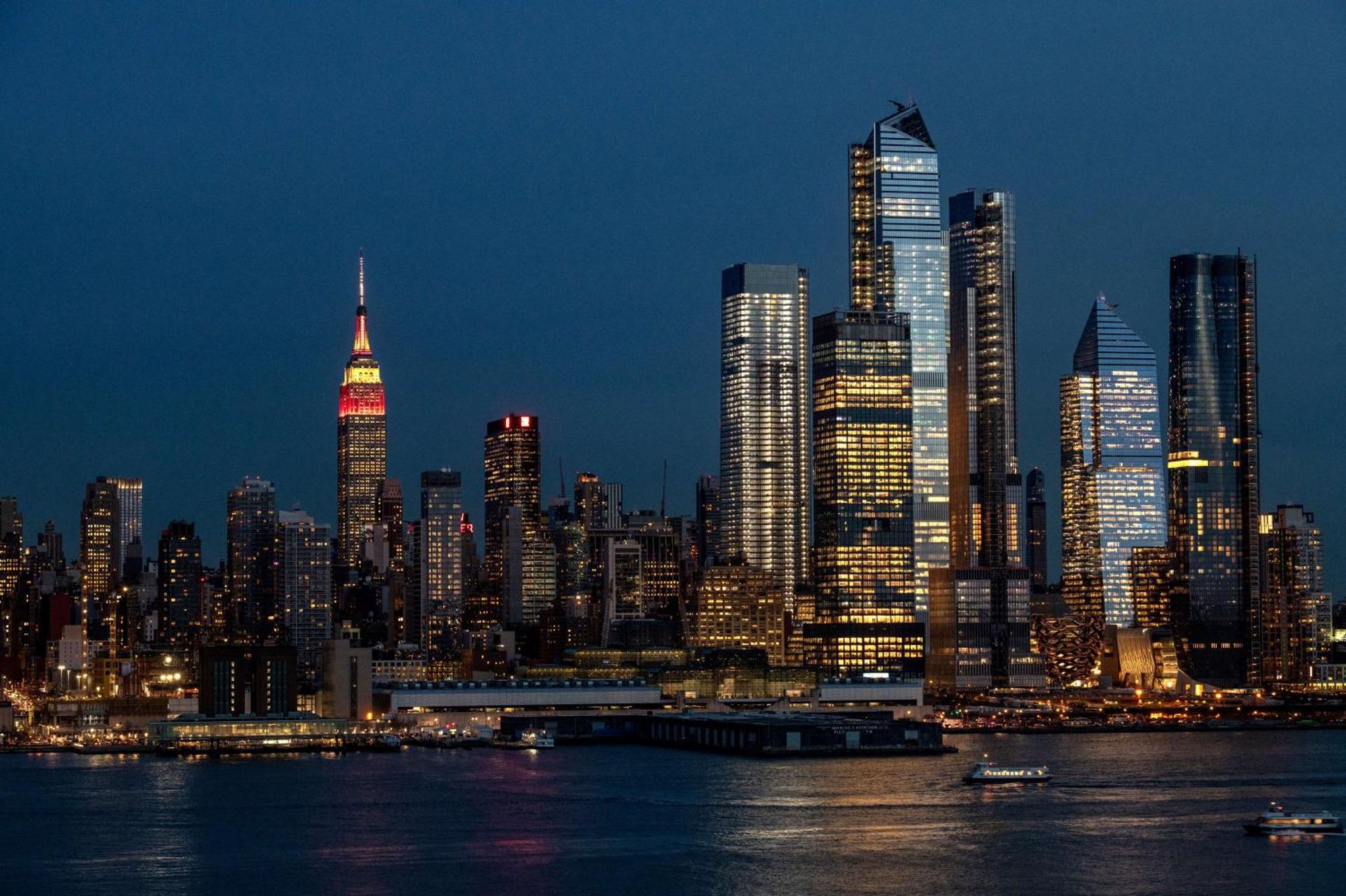 Hyatt Place New York Chelsea Esterno foto Manhattan skyline at night