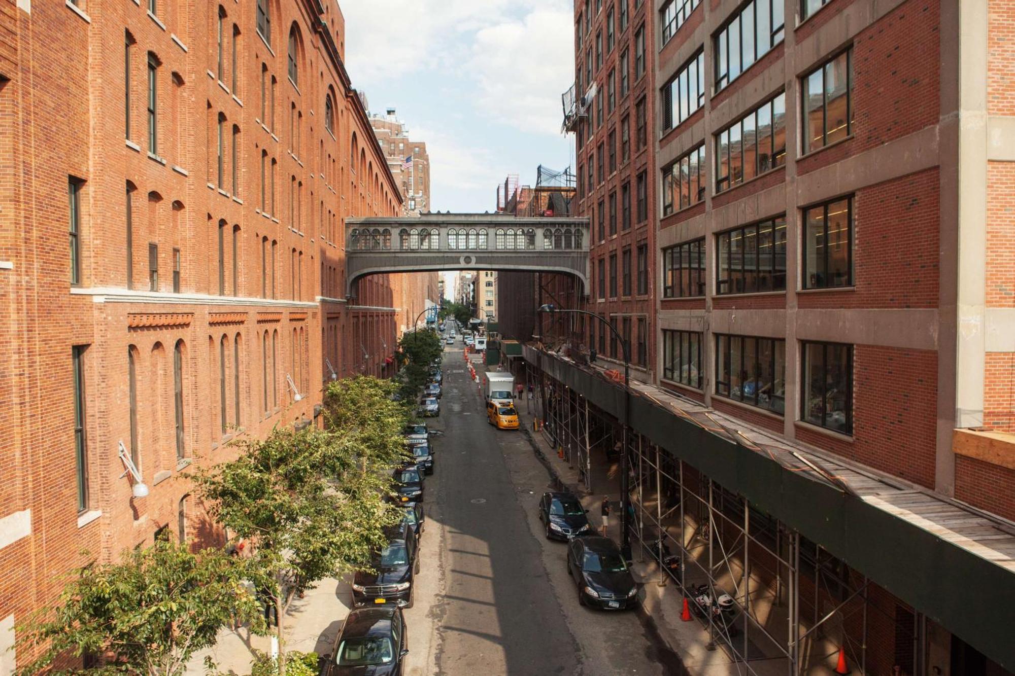 Hyatt Place New York Chelsea Esterno foto The bridge seen from the south